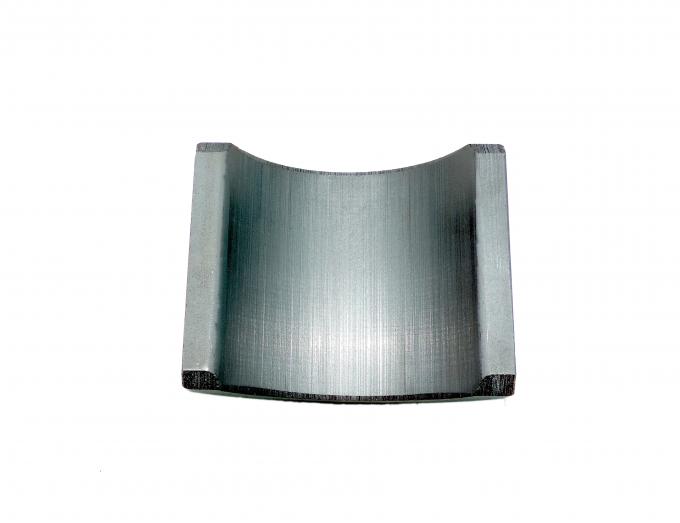 Temperatura de trabalho dos ímãs -80~150℃ da ferrite do ARCO do motor da escada rolante